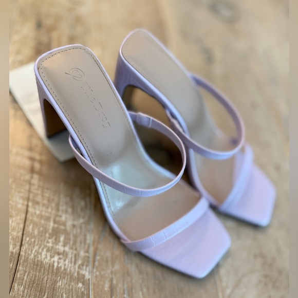 The Drop Avery Lilac Faux Reptile Leather Square Toe Heeled Sandals NWT 6.5 - Picture 2 of 6